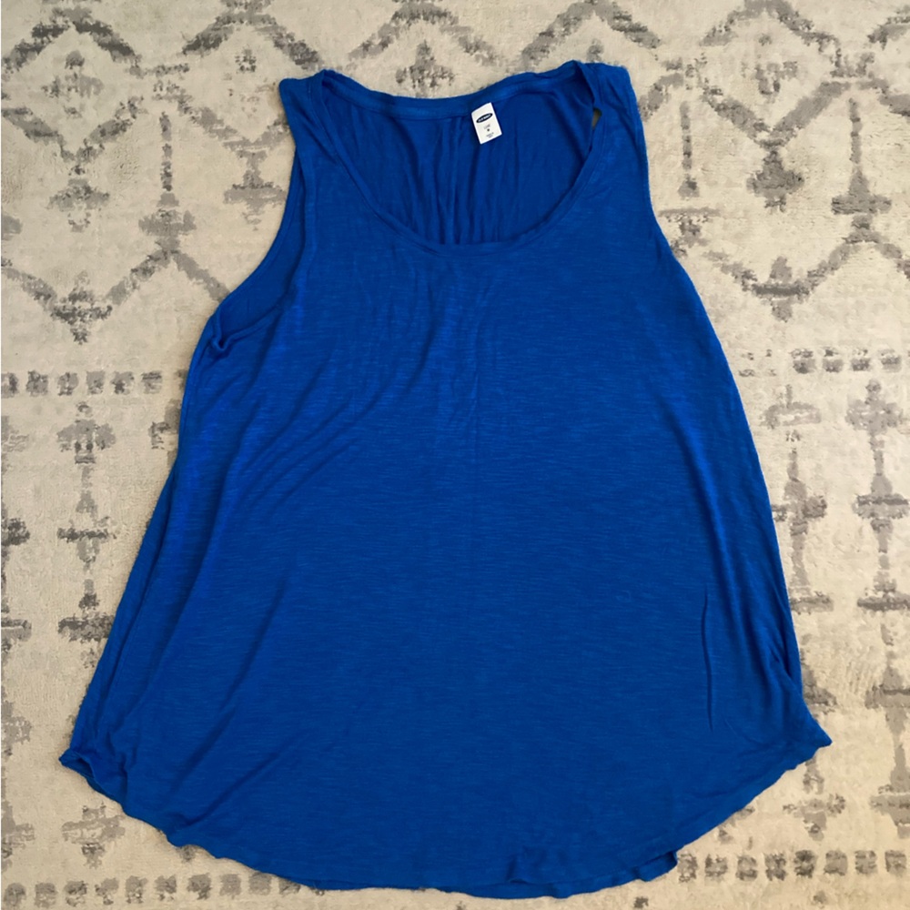 Luxe tank top from old navy. Loose and flowy fit.
